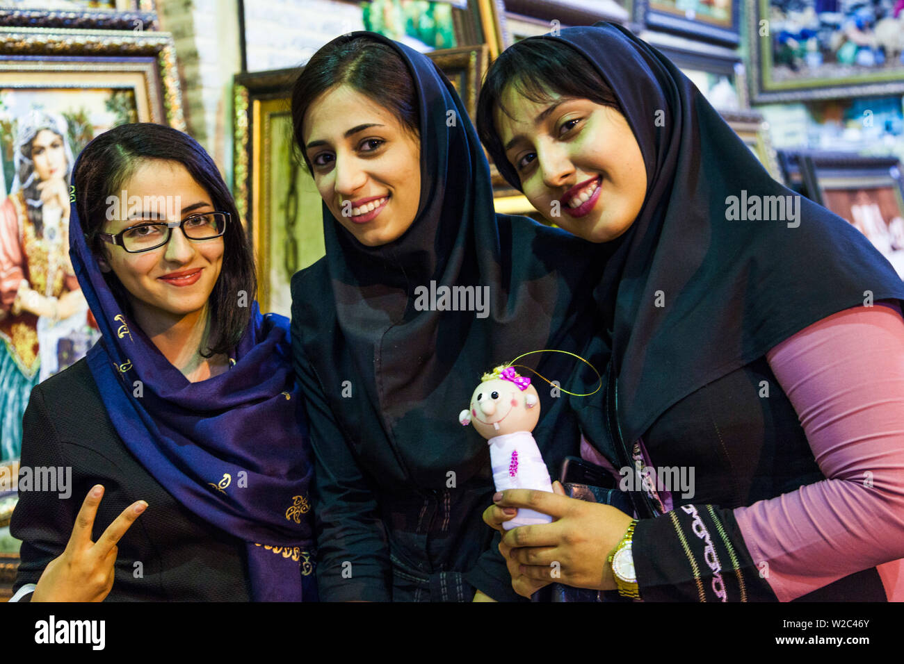 L'Iran, au centre de l'Iran, Shiraz, les jeunes femmes iraniennes Banque D'Images
