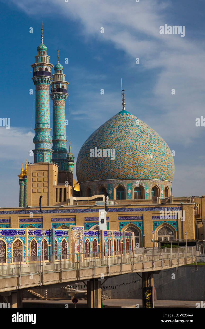 L'Iran, au centre de l'Iran, Qom, deuxième ville sainte en Iran après Mashad, Hazrat-e Masumeh, lieu saint, lieu de sépulture de la soeur de l'Imam Reza Fatemeh Au ixe siècle, extérieur Banque D'Images