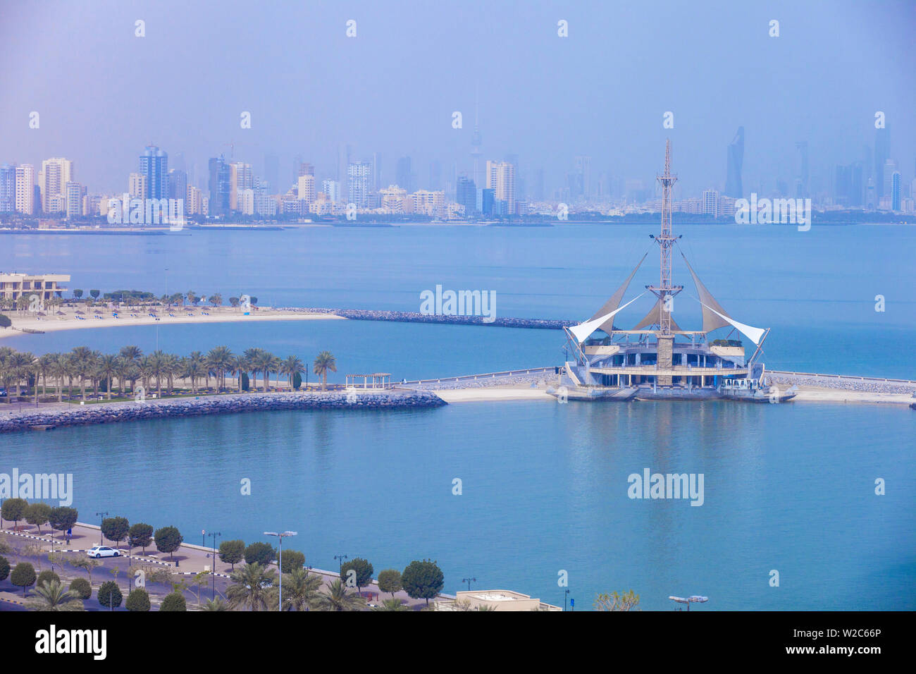 Le Koweït, Kuwait City, Kuwait, Marina Waves - complexe de loisirs de trois étages d'un complexe de loisirs spécialisé dans les activités de la terre et de la mer Banque D'Images