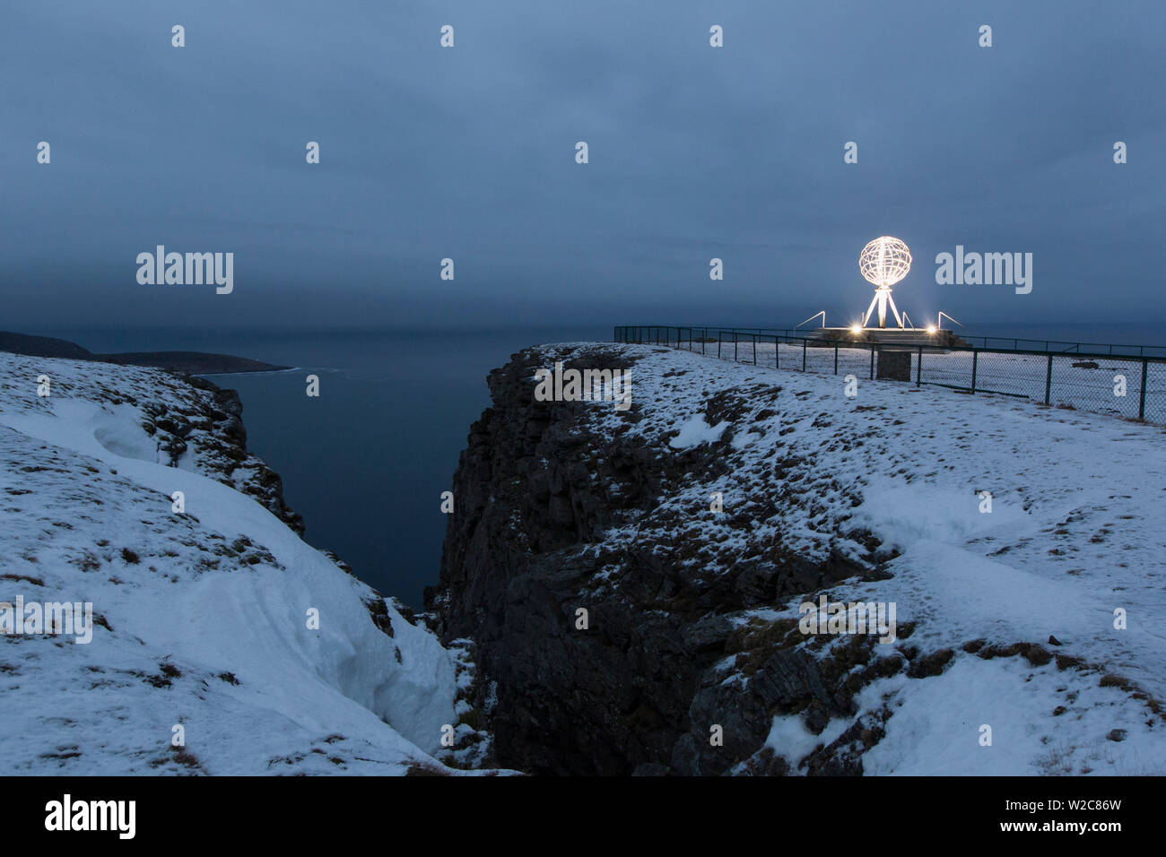 Le Globe, Honningsvag, Cap Nord, Finnmark, Norvège Banque D'Images