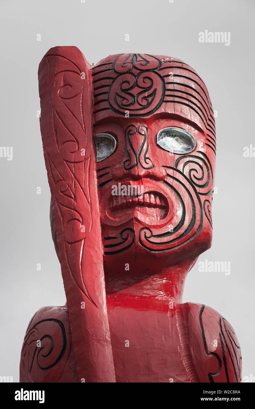 Nouvelle Zélande, île du Sud, Côte Ouest, Franz Josef, sculpture Maori Banque D'Images