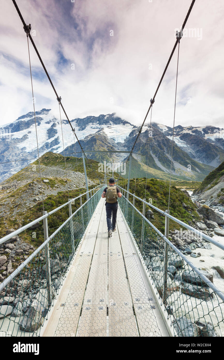 Nouvelle Zélande, île du Sud, Canterbury, Aoraki-Mt. Cook, Hooker Valley randonnée pédestre, pont tournant, Banque D'Images