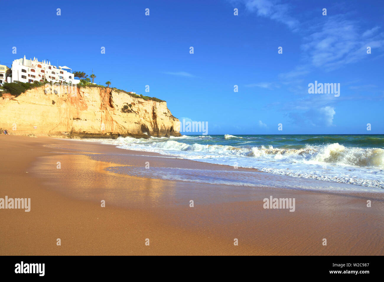 La plage de Carvoeiro, Western Algarve, Algarve, Portugal, Europe Banque D'Images