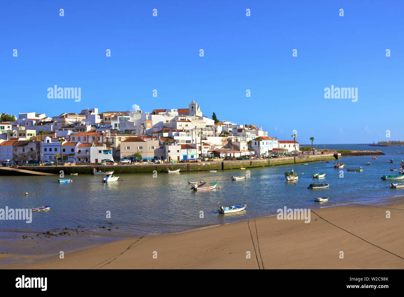 Ferragudo, dans l'ouest de l'Algarve, Algarve, Portugal, Europe Banque D'Images