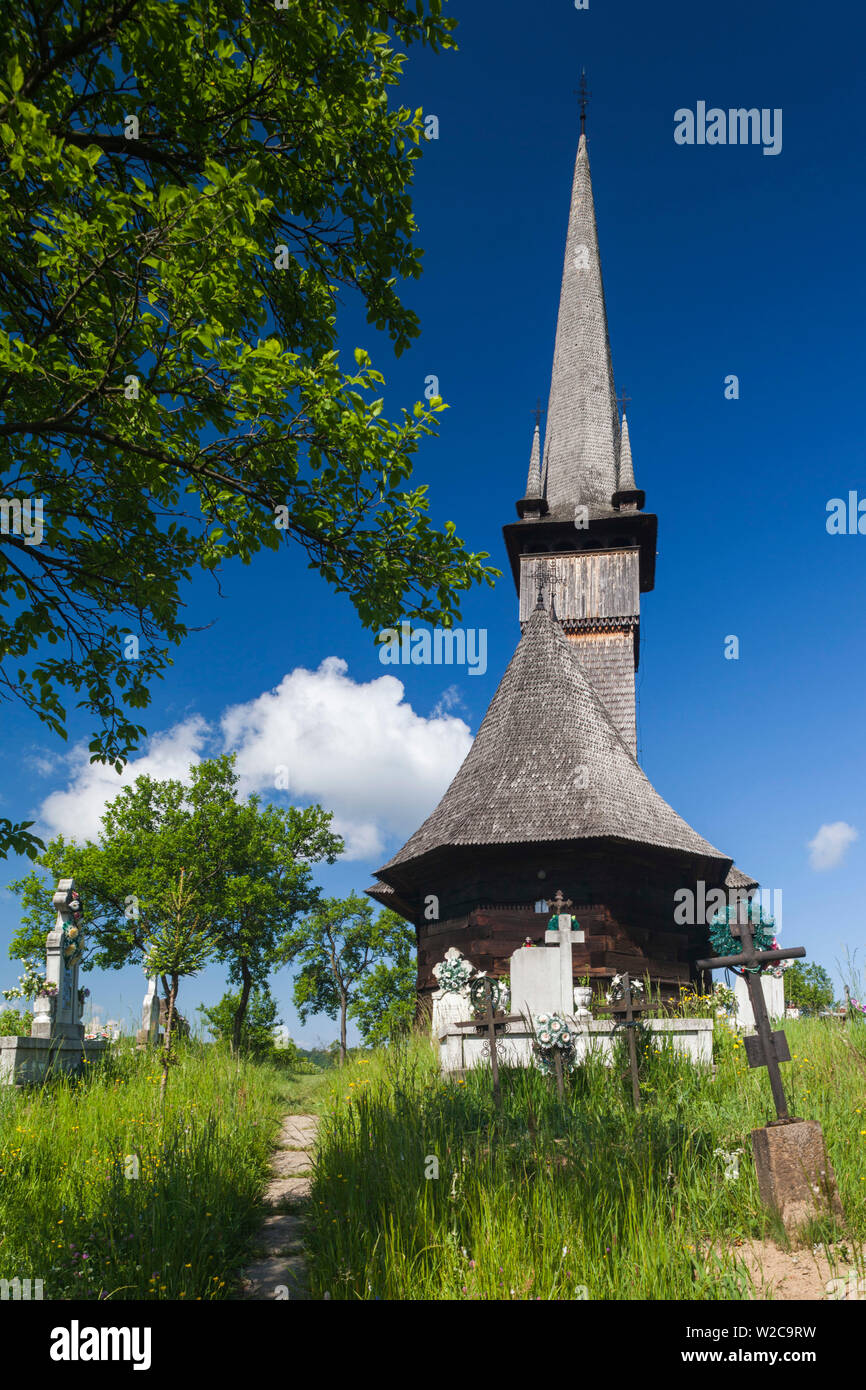 Roumanie, le Maramures, Région Plopis gréco-catholique, église en bois Banque D'Images