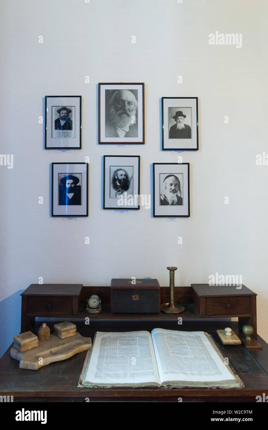 La Roumanie, la Région de Maramures, Sighetu Marmatei, Elie Wiesel's House, ancienne résidence de la lauréate du Prix Nobel de la paix et de l'écrivain de l'Holocauste, Elie Wiesel, de l'intérieur Banque D'Images