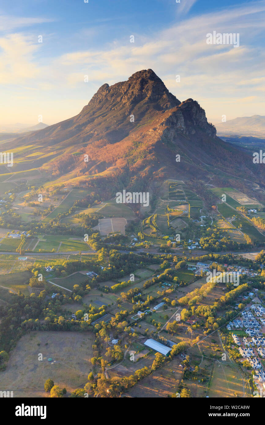 L'Afrique du Sud, Western Cape, Stellenbosch, vue aérienne des montagnes Simonsberg et Stellenbosch Winelands Banque D'Images