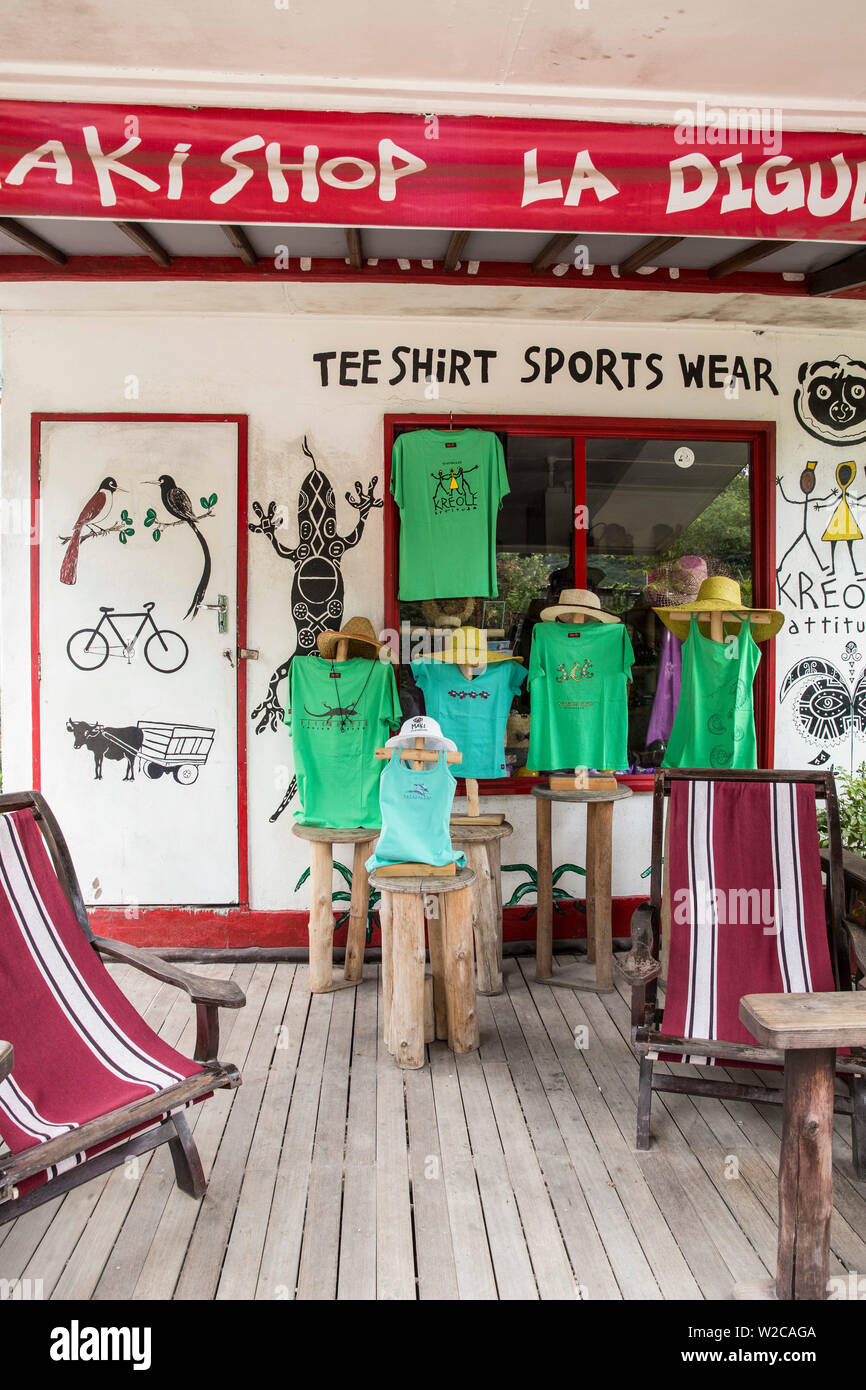 LSmall boutique vendant des maillots de bain, une digue, Seychelles Banque D'Images