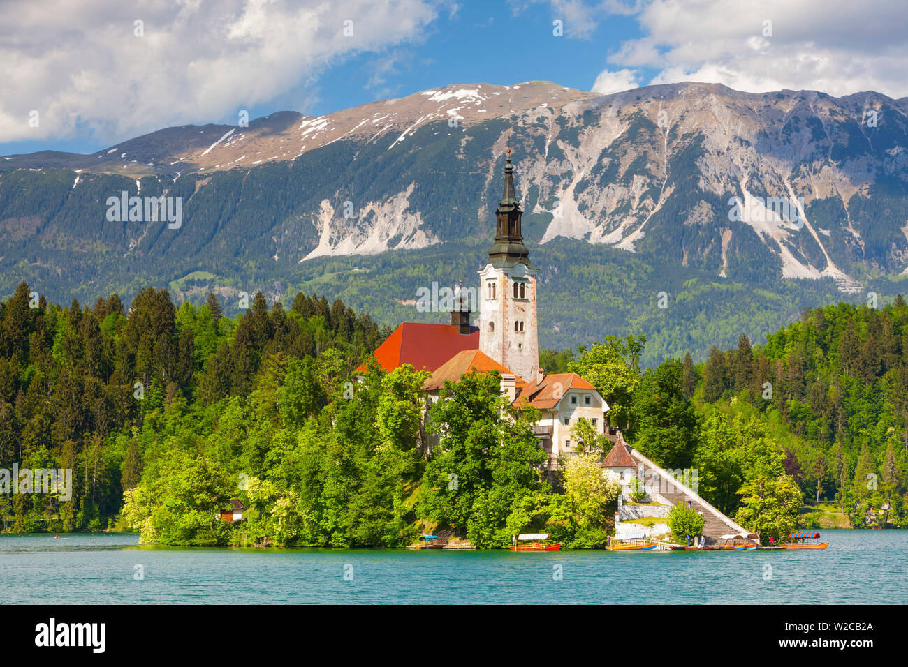 L'île de Bled avec l'église de l'Assomption, le lac de Bled, Bled, Haute-Carniole, Alpes Juliennes, en Slovénie Banque D'Images