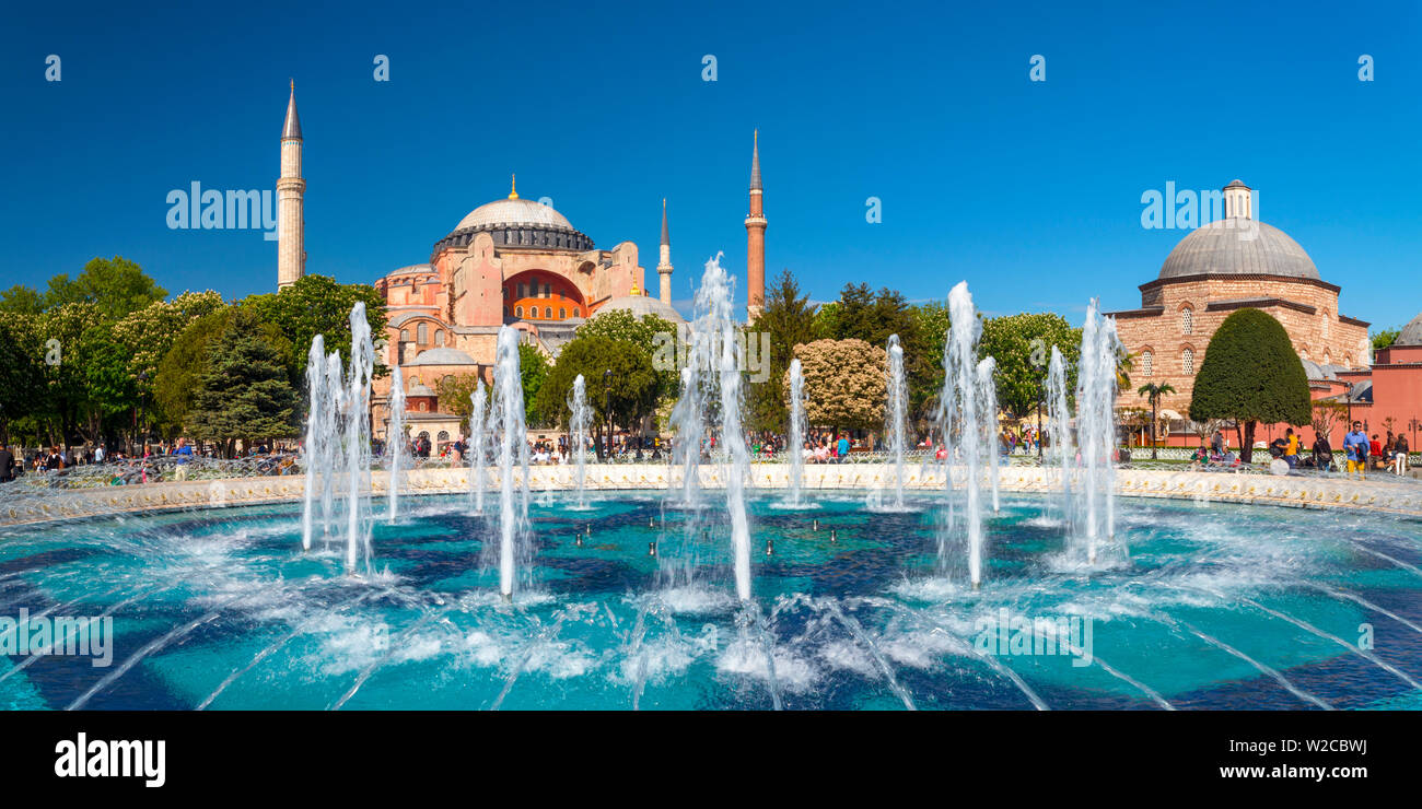 La Turquie, Istanbul, Sultanahmet, Sainte-Sophie (Ayasofya) ou grecque orthodoxe, basilique, mosquée impériale, et maintenant un musée Banque D'Images