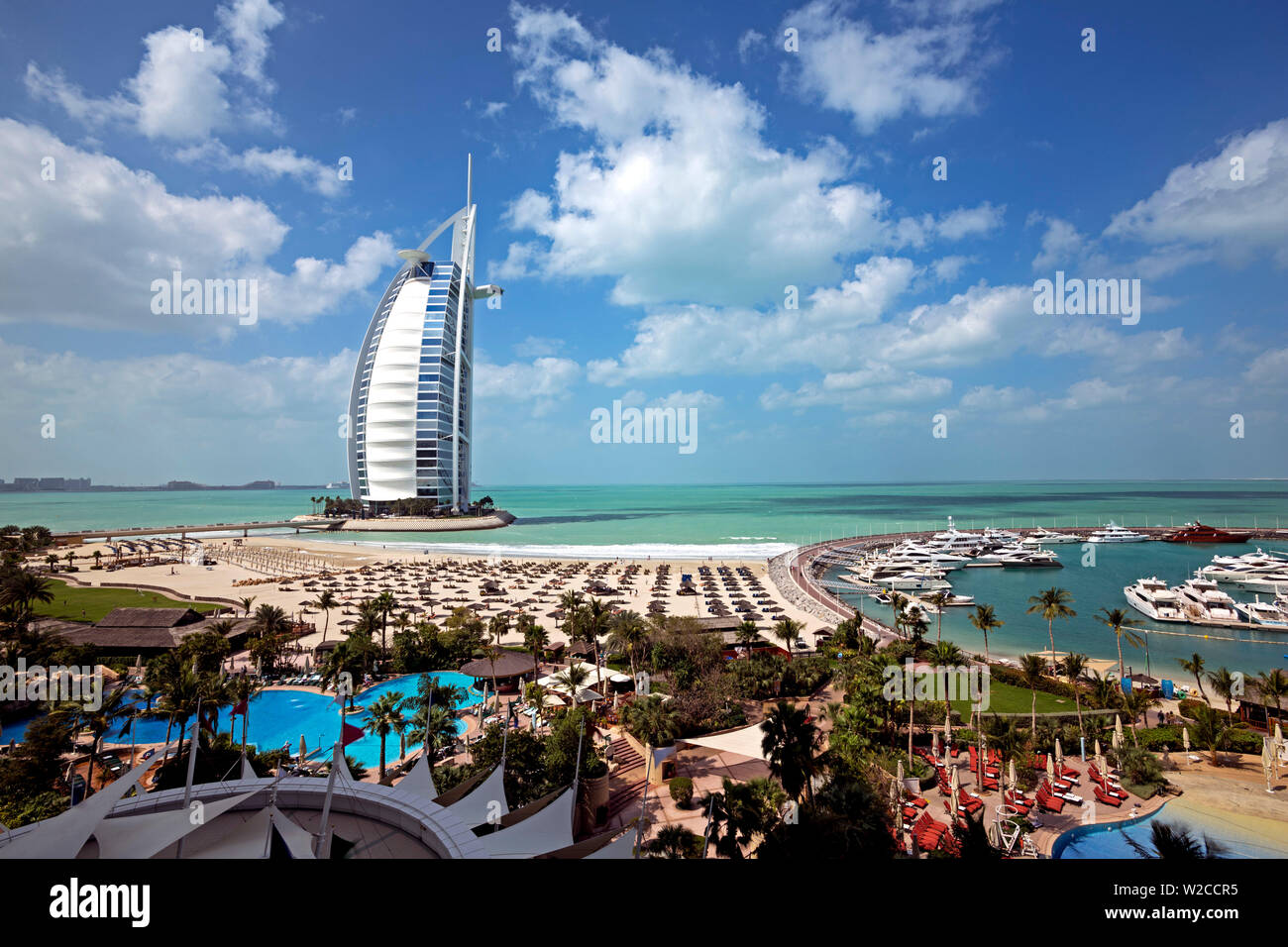 La plage de Jumeirah, Burj Al Arab, Dubai, Émirats arabes unis, Moyen Orient Banque D'Images