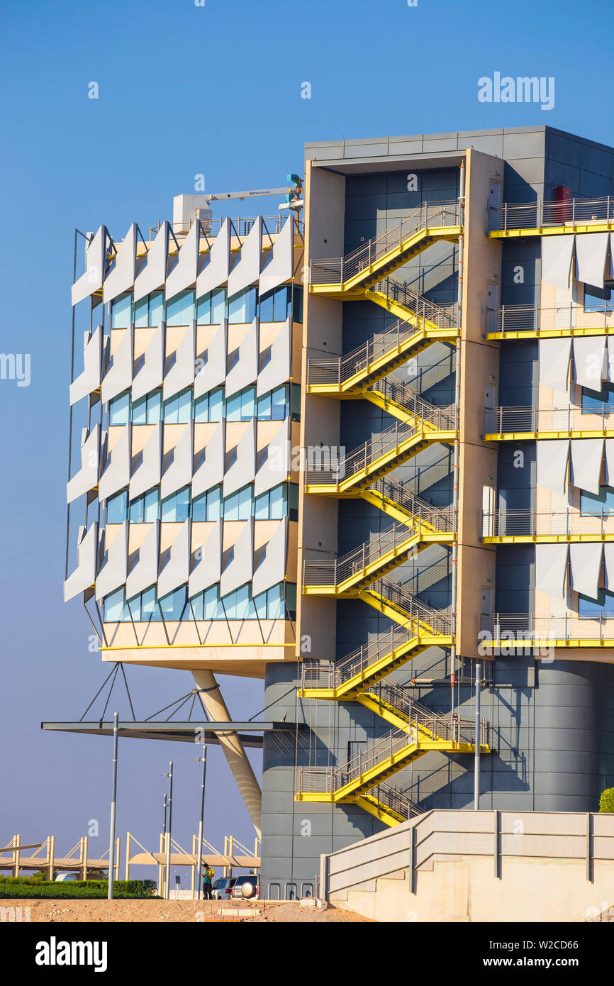 Emirats arabes unis, Abu Dhabi, Masdar City, la première voiture zéro émission de carbone, et de gratte-ciel, ville, le bâtiment Siemens Banque D'Images