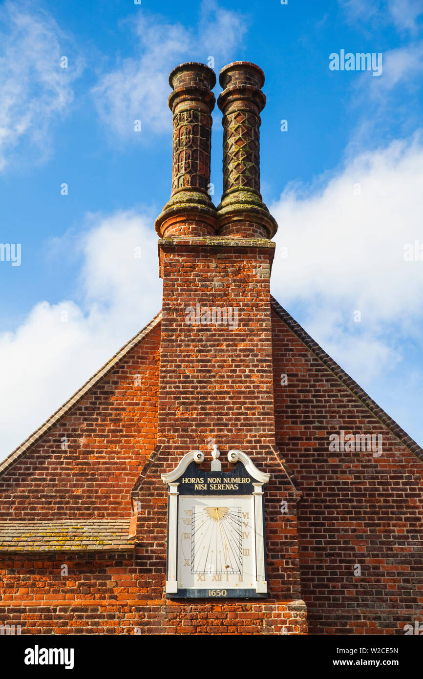 Royaume-uni, Angleterre, Suffolk, Aldeburgh, cadran solaire sur le Moot Hall Banque D'Images