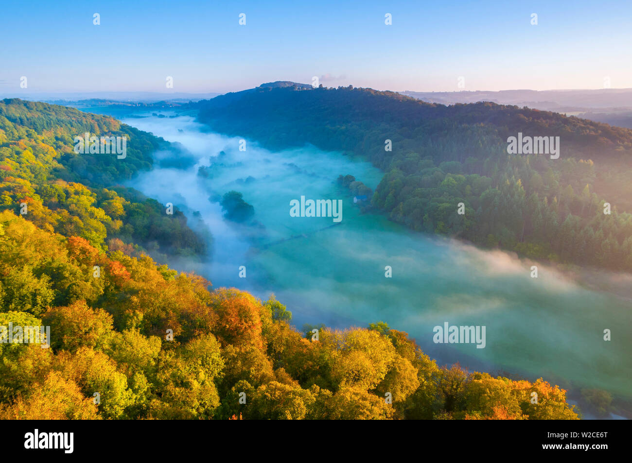 Royaume-uni, Angleterre, Herefordshire, vue vers le nord le long de la rivière Wye Symonds Yat Rock Banque D'Images