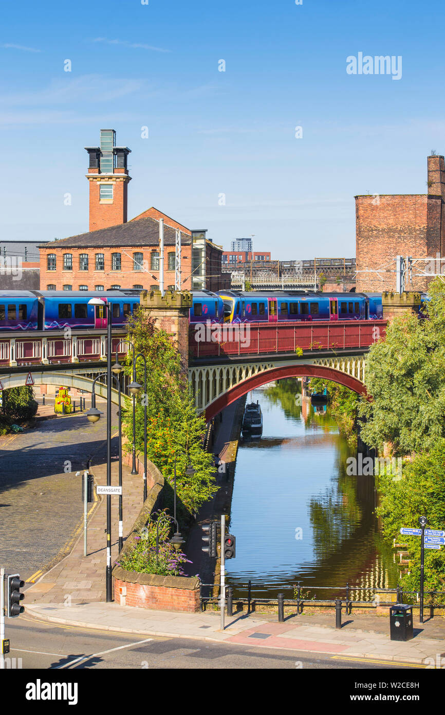 Royaume-uni, Angleterre, Manchester, vue de Deansgate, fer et viaduc sur le Canal de Bridgewater Banque D'Images