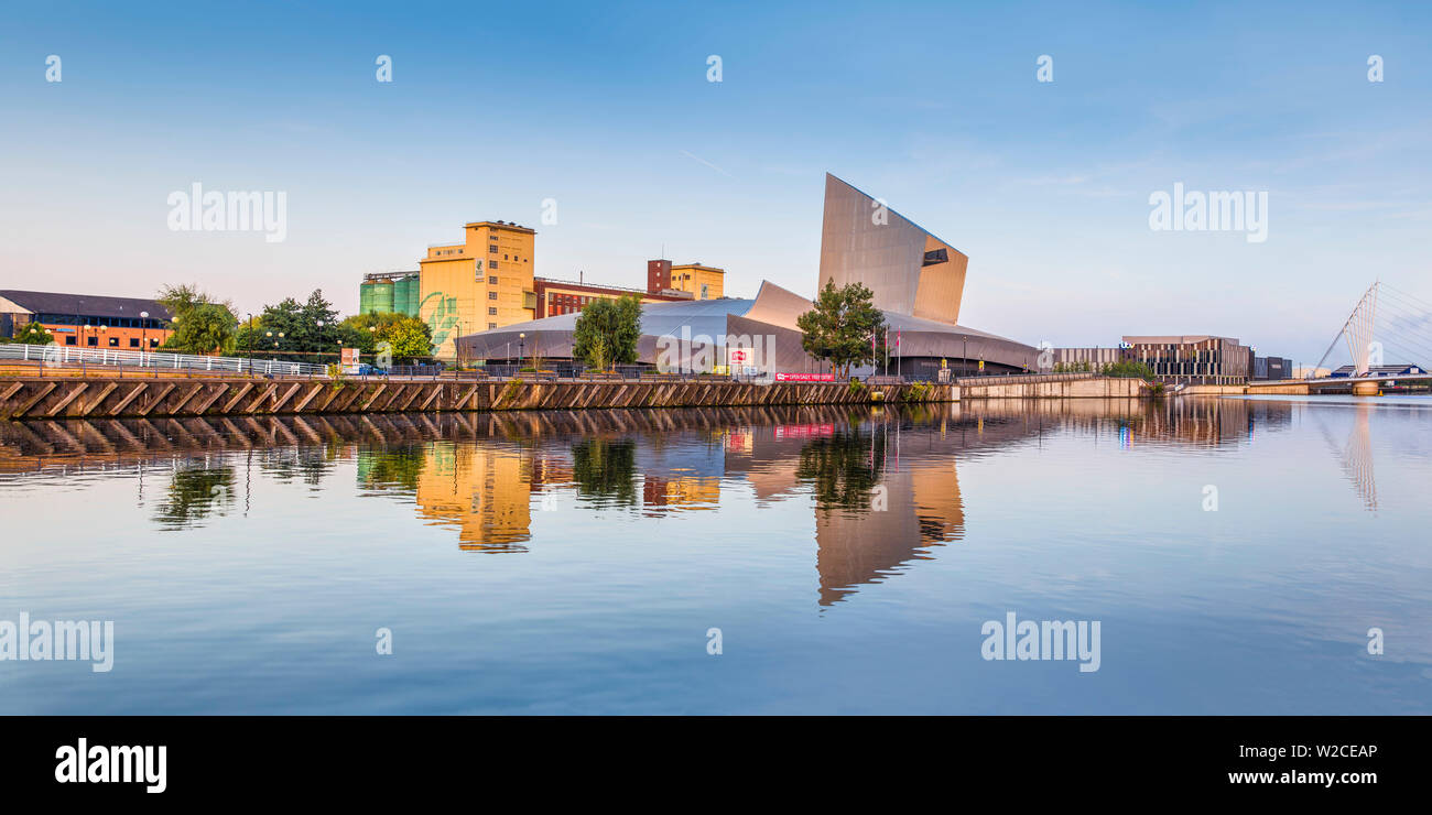 Royaume-uni, Angleterre, Greater Manchester, Salford, Manchester, Salford Quays, Imperial War Museum North, RANK HOVIS et bâtiment studios ITV Banque D'Images