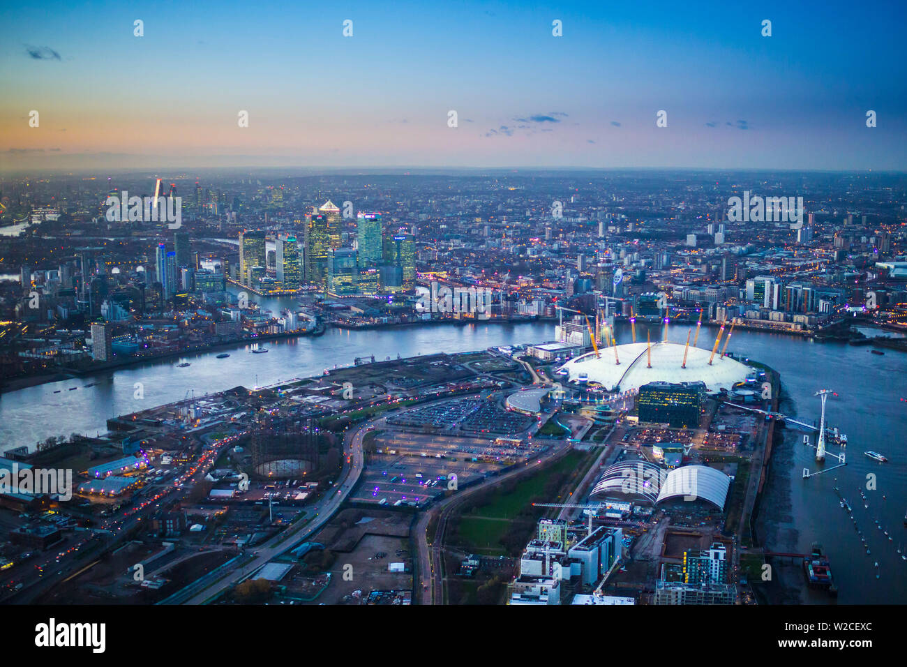 Vue aérienne sur O2 arena, Isle of Dogs et Canary Wharf, Londres, Angleterre Banque D'Images