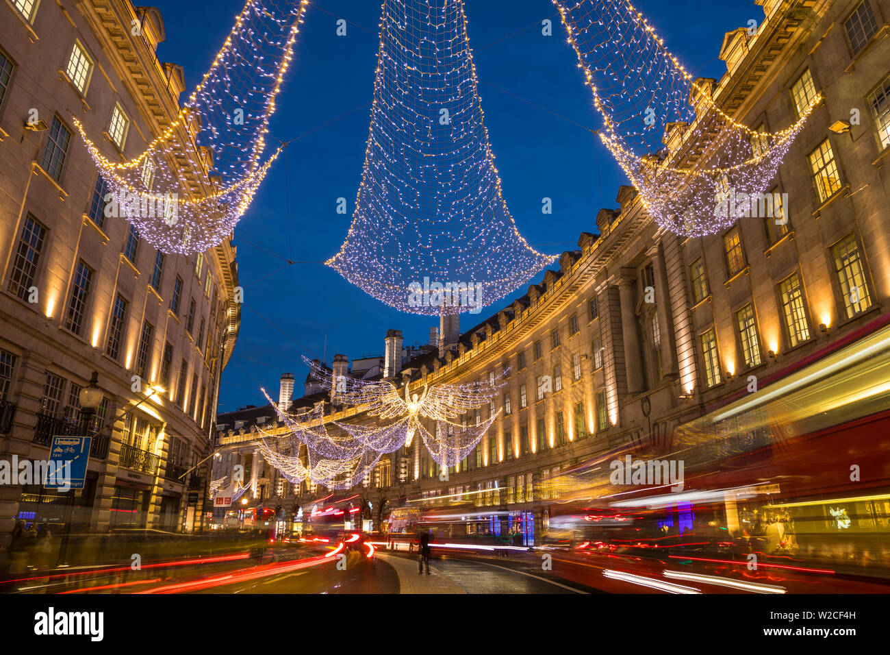 Décorations de Noël sur Regents Street, Londres, Angleterre Banque D'Images