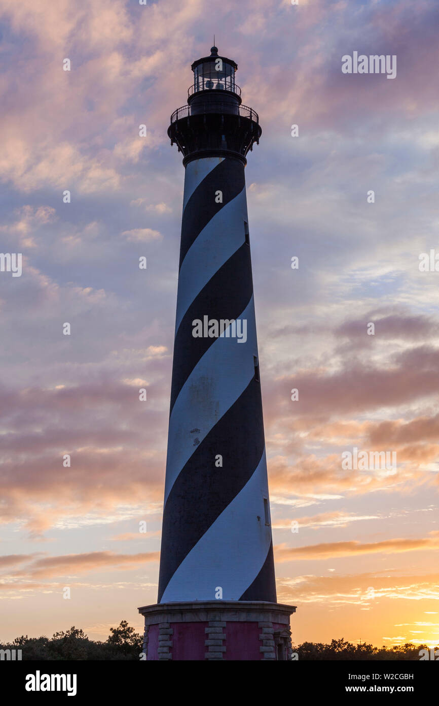 USA, Caroline du Nord, Cape Hatteras National Saeshore, Buxton, Cape Hatteras Lighthouse, b. 1870, la brique la plus haute structure dans l'US Banque D'Images