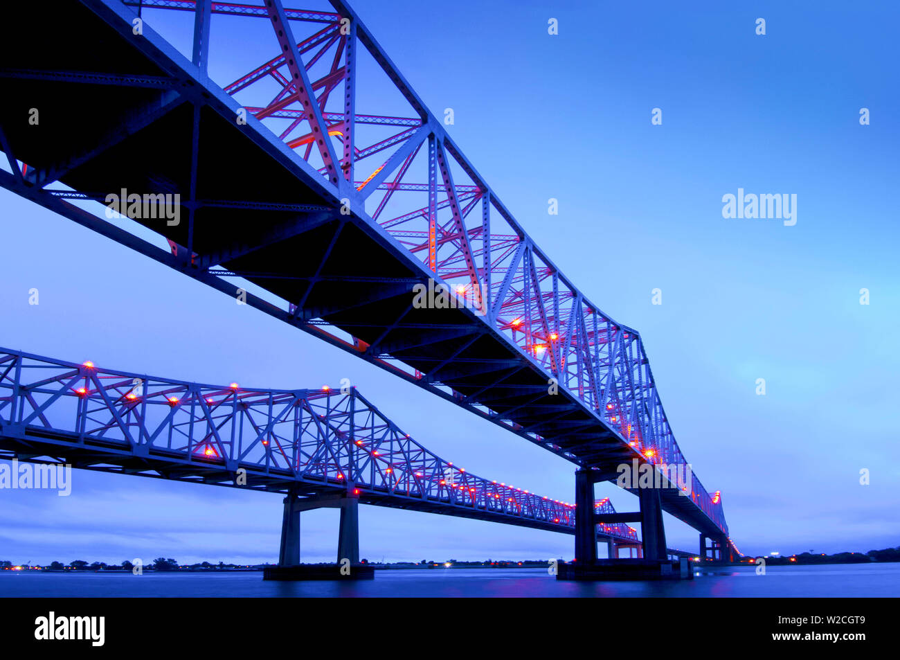 La Louisiane, La Nouvelle-Orléans, Crescent City Connection ponts, ponts cantilever Twin, Mississippi River Banque D'Images