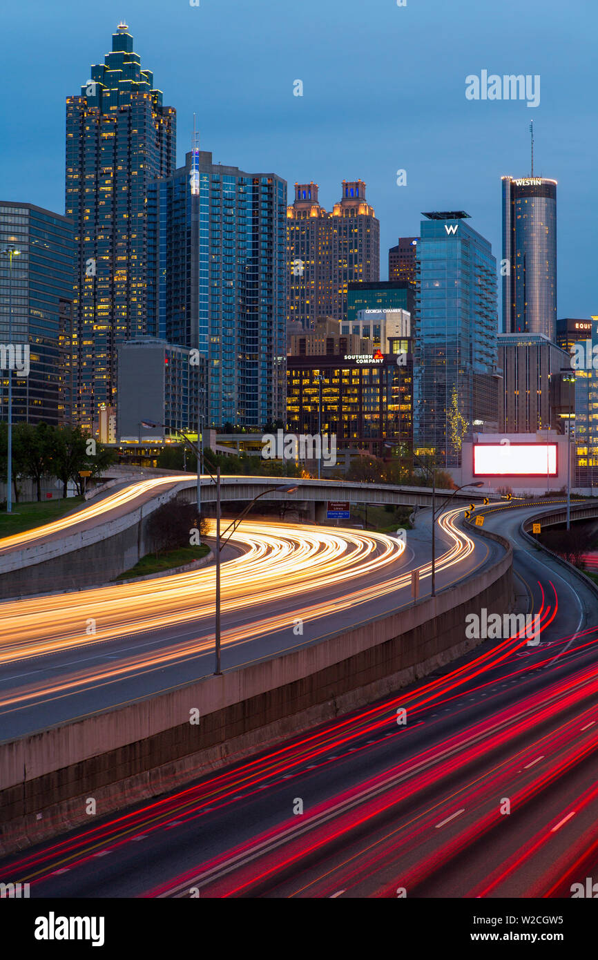 L'Interstate I-85 qui mène dans le centre-ville d'Atlanta, Géorgie, États-Unis d'Amérique Banque D'Images