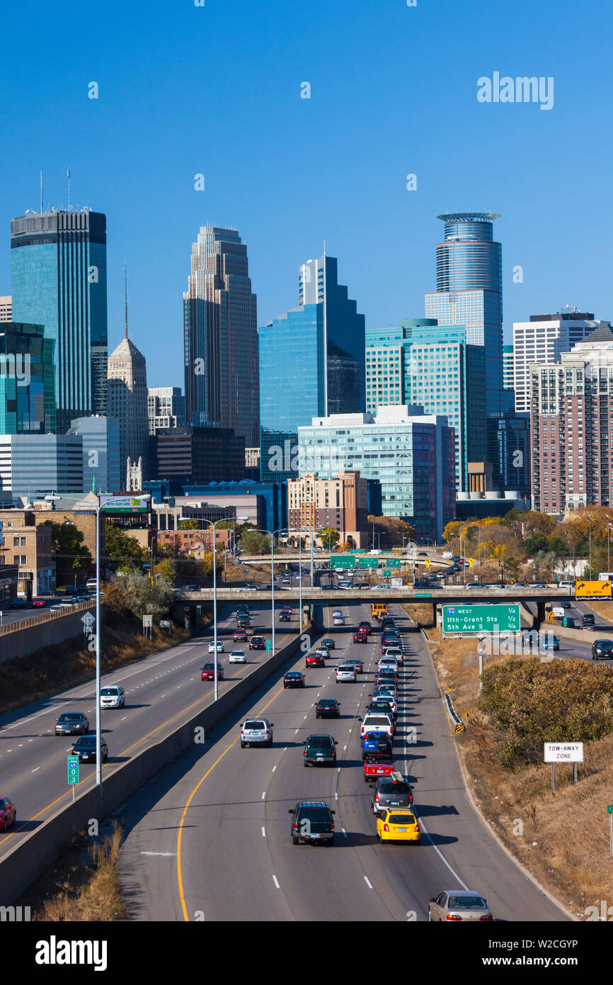 USA, Minnesota, Minneapolis, ville de l'autoroute I-35W Banque D'Images
