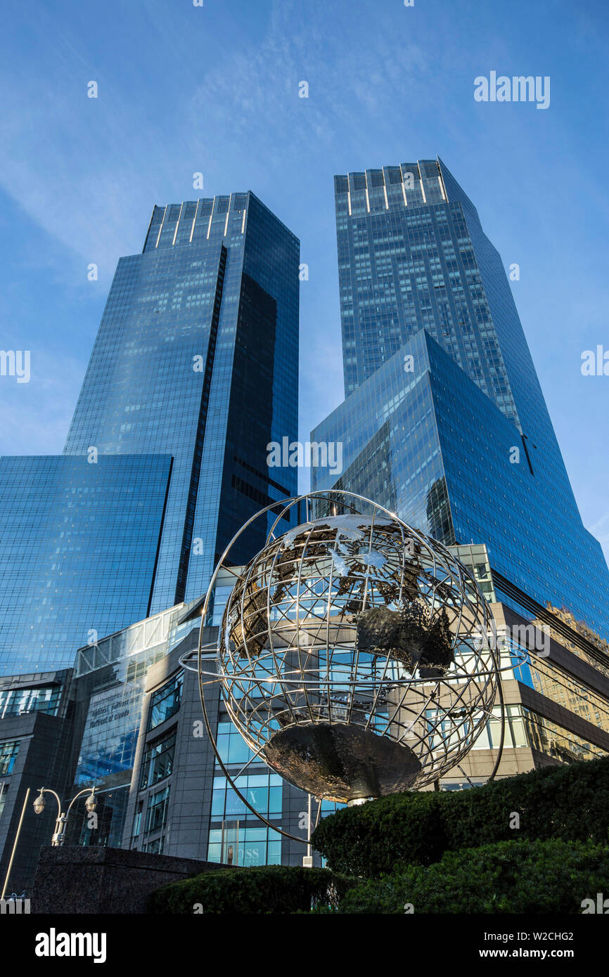 Time Warner Building, Colombus Circle, Manhattan, New York City, New York, USA Banque D'Images