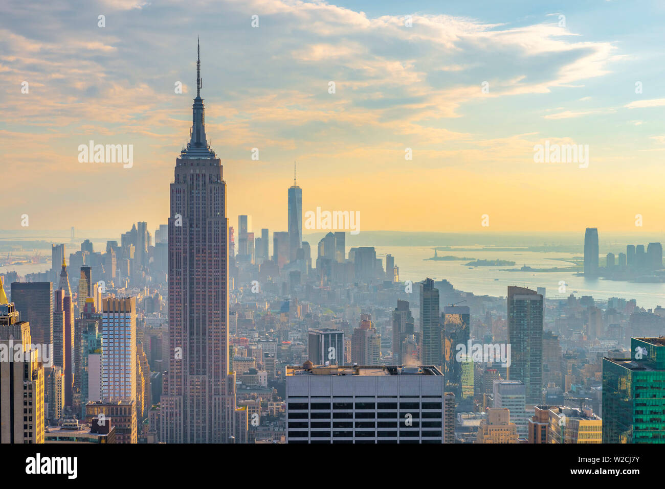 USA, New York, Midtown et Lower Manhattan, Empire State Building et la Tour de la Liberté Banque D'Images