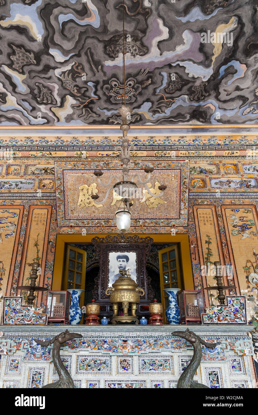 Vietnam, Hue, tombeau de l'Empereur Khai Dinh, dernier empereur du Vietnam, construit 1916-1925, de l'intérieur Banque D'Images