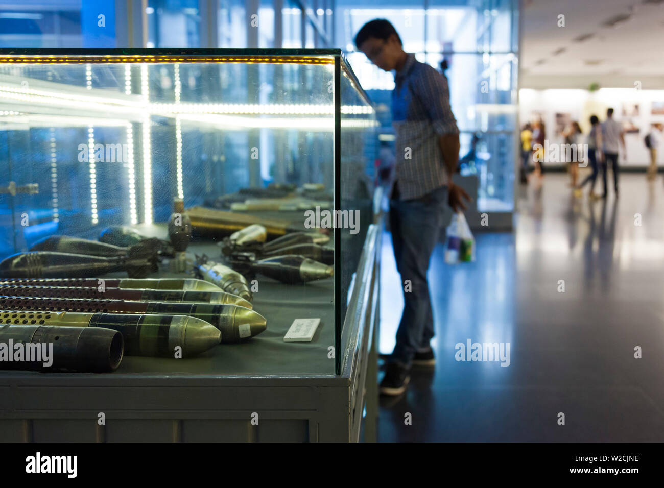 Vietnam, Ho Chi Minh, le Musée des débris de guerre, d'armes galerie intérieure utilisés pendant la guerre du Vietnam Banque D'Images