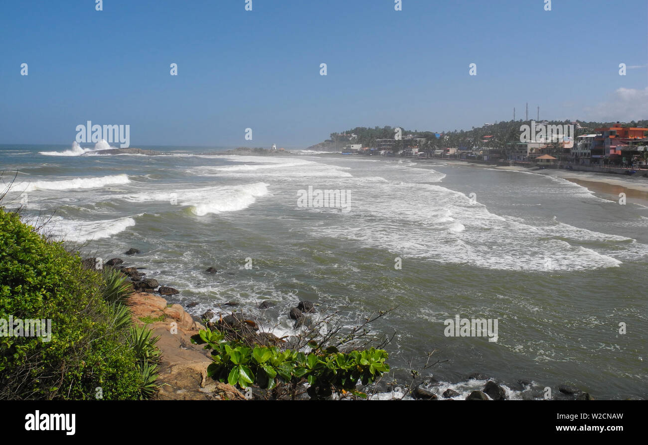 Kovalam Bay dans la mer d'Oman, l'Océan Indien, le Kerala, le district de Trivandrum Banque D'Images