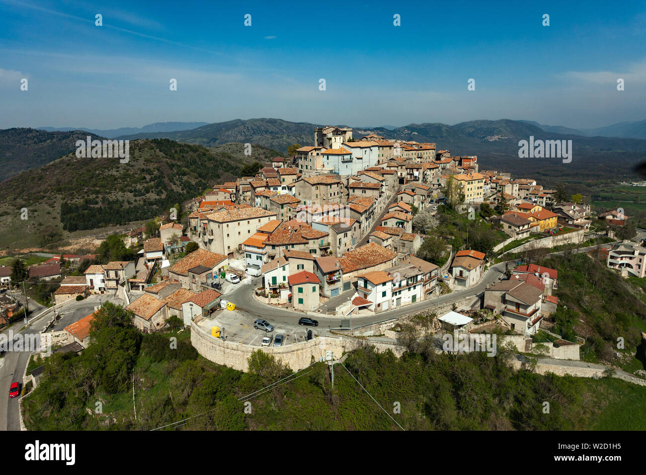 Vue aérienne d'Oricola, village rural de l'Aquila Province, Banque D'Images