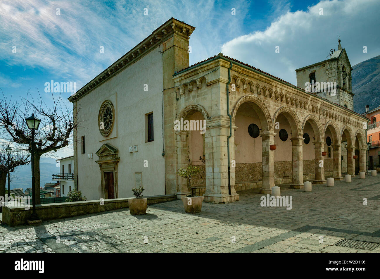 L'église de la Renaissance dédiée dans les temps anciens aux saints Nicolas et Clément, maintenant appelée l'église de l'enfant Jésus. Lama dei Peligni, Abruzzes Banque D'Images