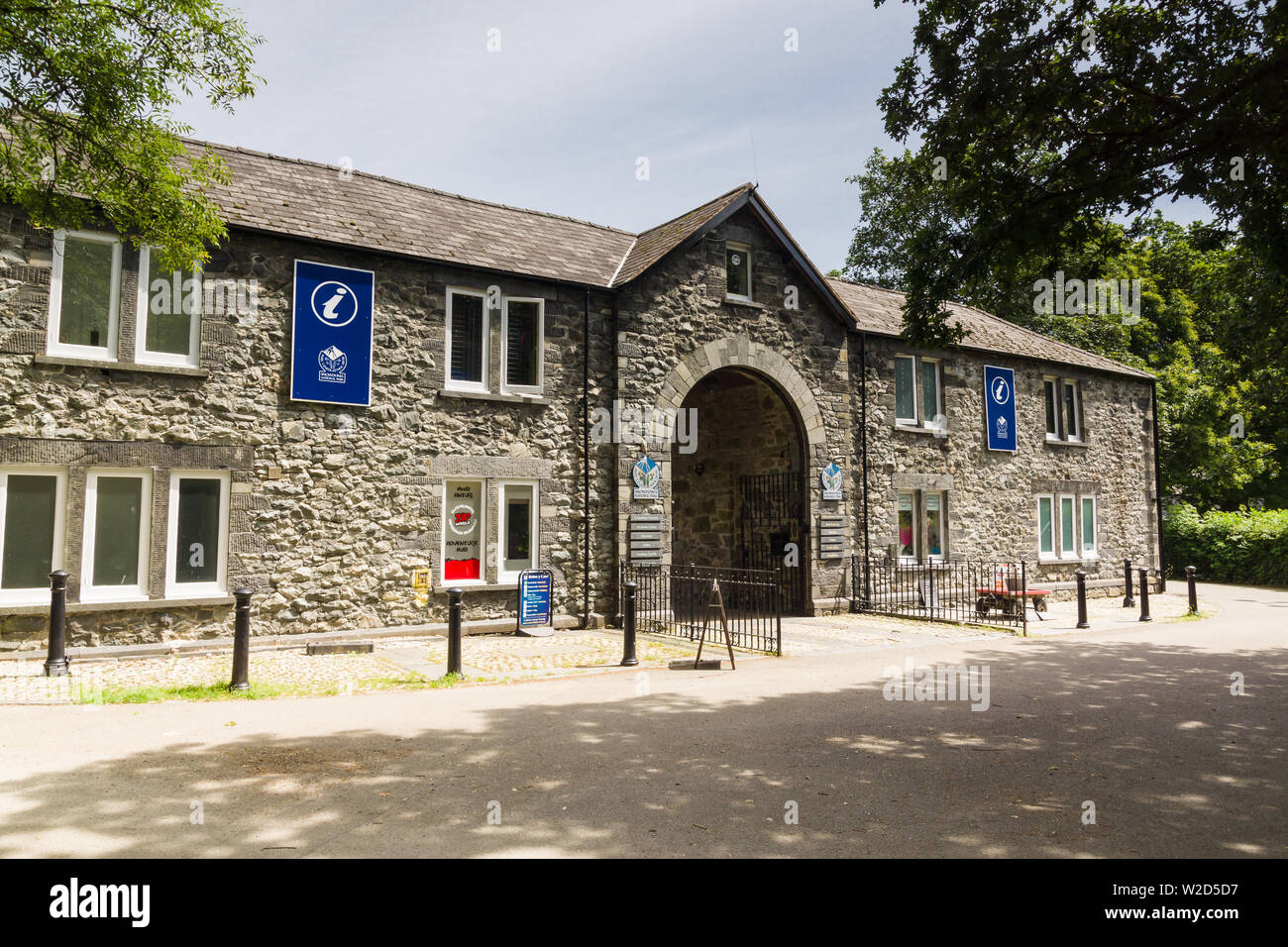 Le centre d'information touristique à Betws-Y-coed au nord du Pays de Galles où les visiteurs peuvent réserver un logement ou d'un plan de visites Banque D'Images
