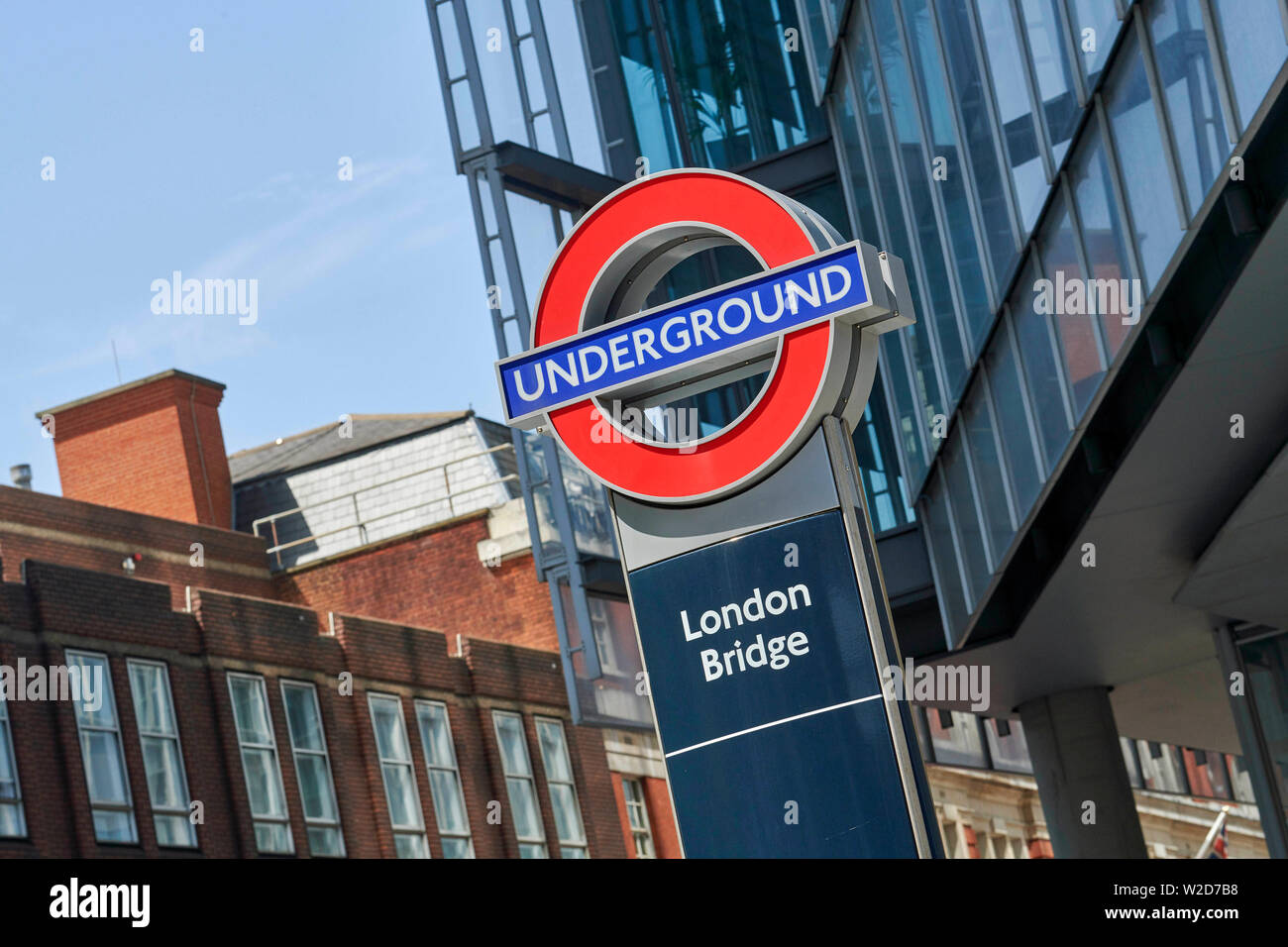 La station de métro London Bridge sign, Londres, Royaume-Uni Banque D'Images