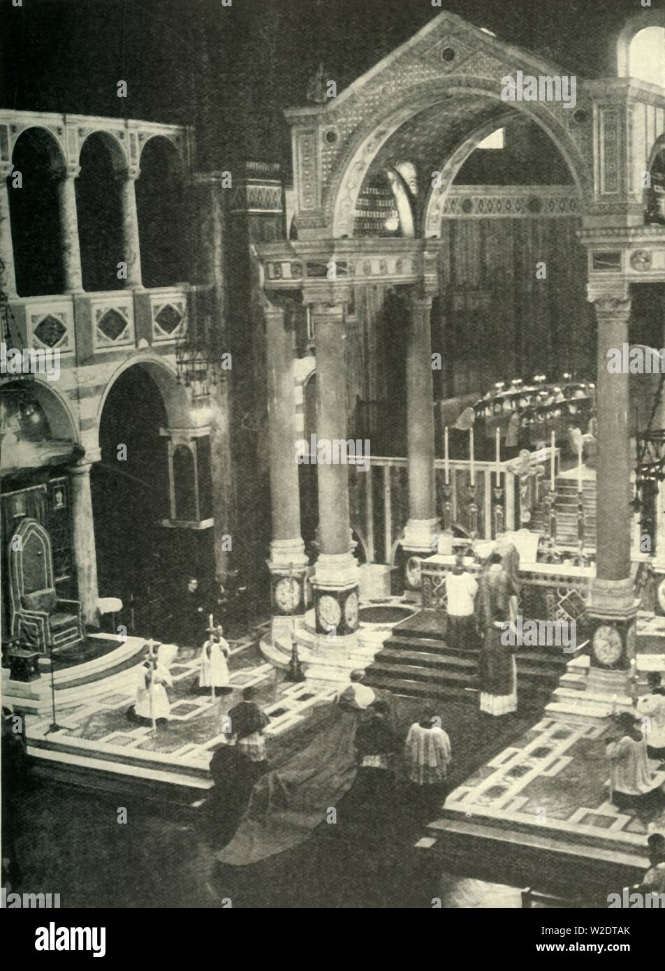 "Dans la cathédrale de Westminster", c1948. Créateur : Inconnu. Banque D'Images