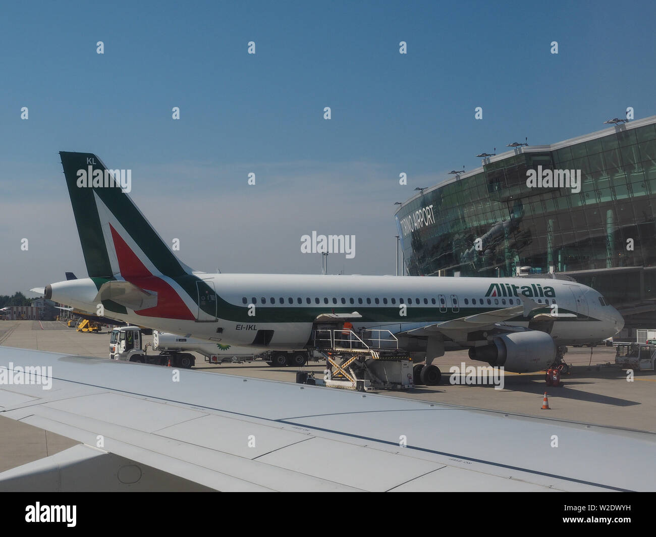 CASELLE, ITALIE - circa 2019 JUIN : Alitalia Airbus A320-200 avion à l'aéroport de Turin Sandro Pertini Banque D'Images