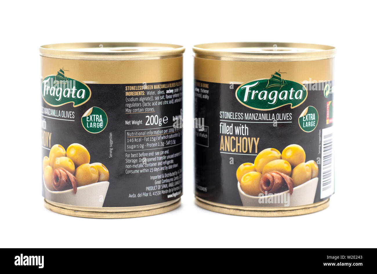 Très grand, en conserve 200 g de Fragata stoneless olives manzanilla rempli d'anchois Banque D'Images