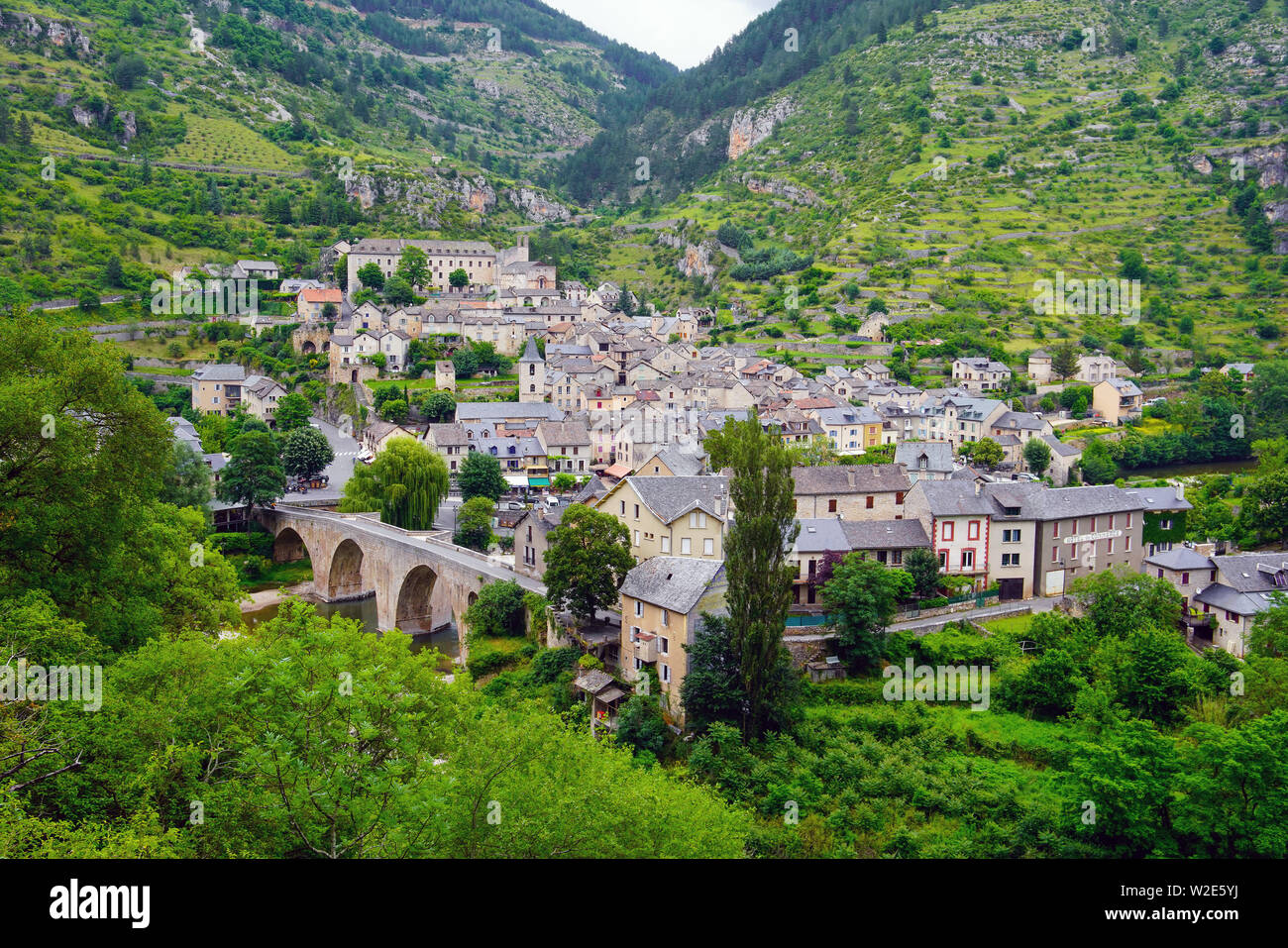 Saint-Enimie, commune française, Gorges du Tarn, Département de la Lozère, Occitanie, France. Banque D'Images