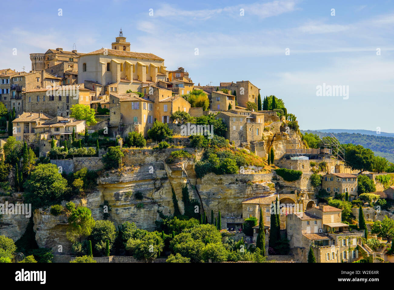 Une vue sur Gordes et village, Provence-Alpes-Côte d'Azur, France. Banque D'Images