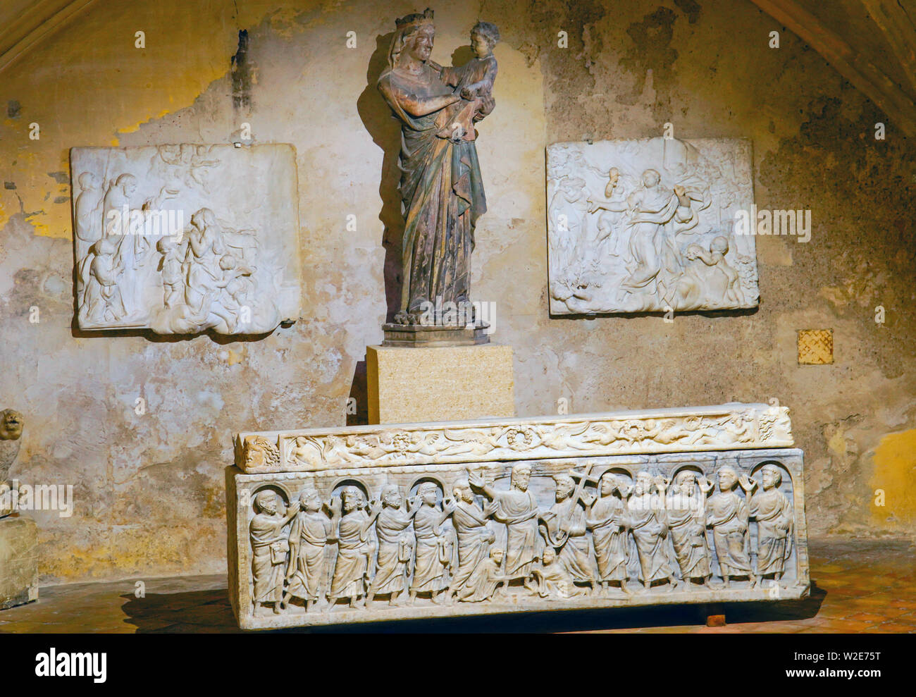 Célèbre sarcophage du martyr Saint mitre dans la cathédrale Saint-Sauveur à Aix-en-Provence. Aix est la ville française, située dans le sud de la France. Banque D'Images