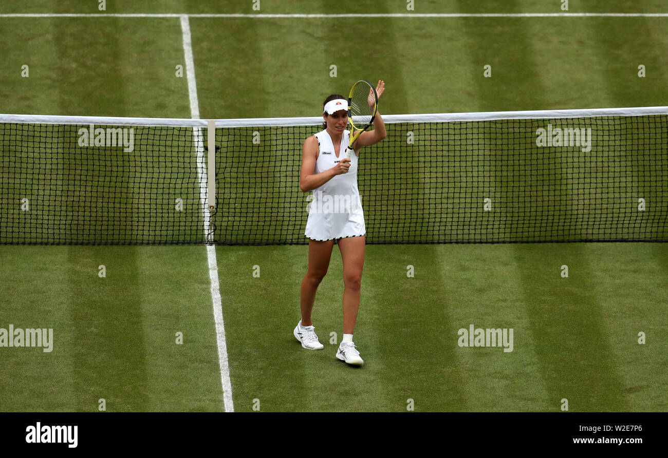 Johanna Konta après la victoire sur Petra Kvitova le septième jour des championnats de Wimbledon au All England Lawn tennis and Croquet Club, Wimbledon. Banque D'Images