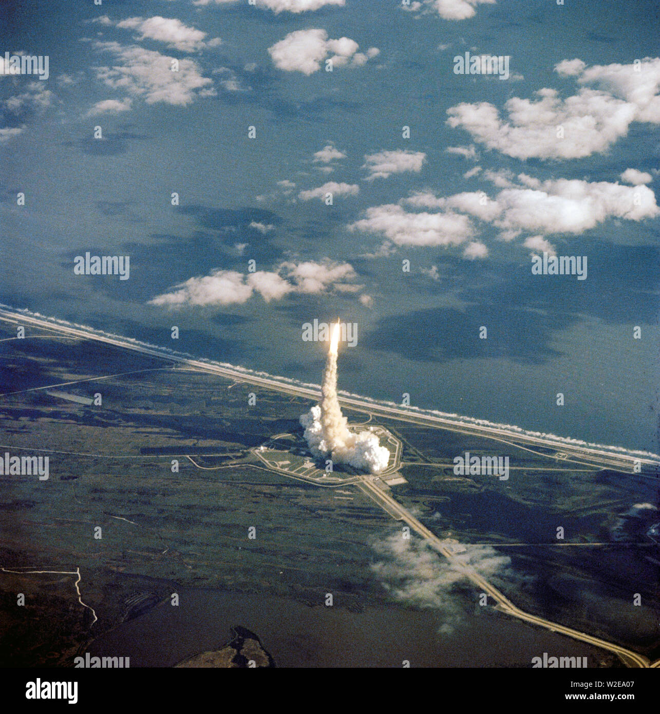 12/2/1988 - STS-27 Atlantis, OV-104, décollera du KSC complexe de lancement 39B Banque D'Images