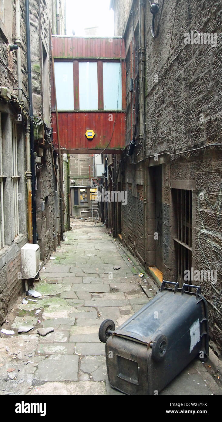 Scott's Close ou Hary Ogilvie, près de Dundee, en Écosse. Ligne d'une rue médiévale qui reliait Nethergate à pêcher Street. Fermé aux deux extrémités. Banque D'Images