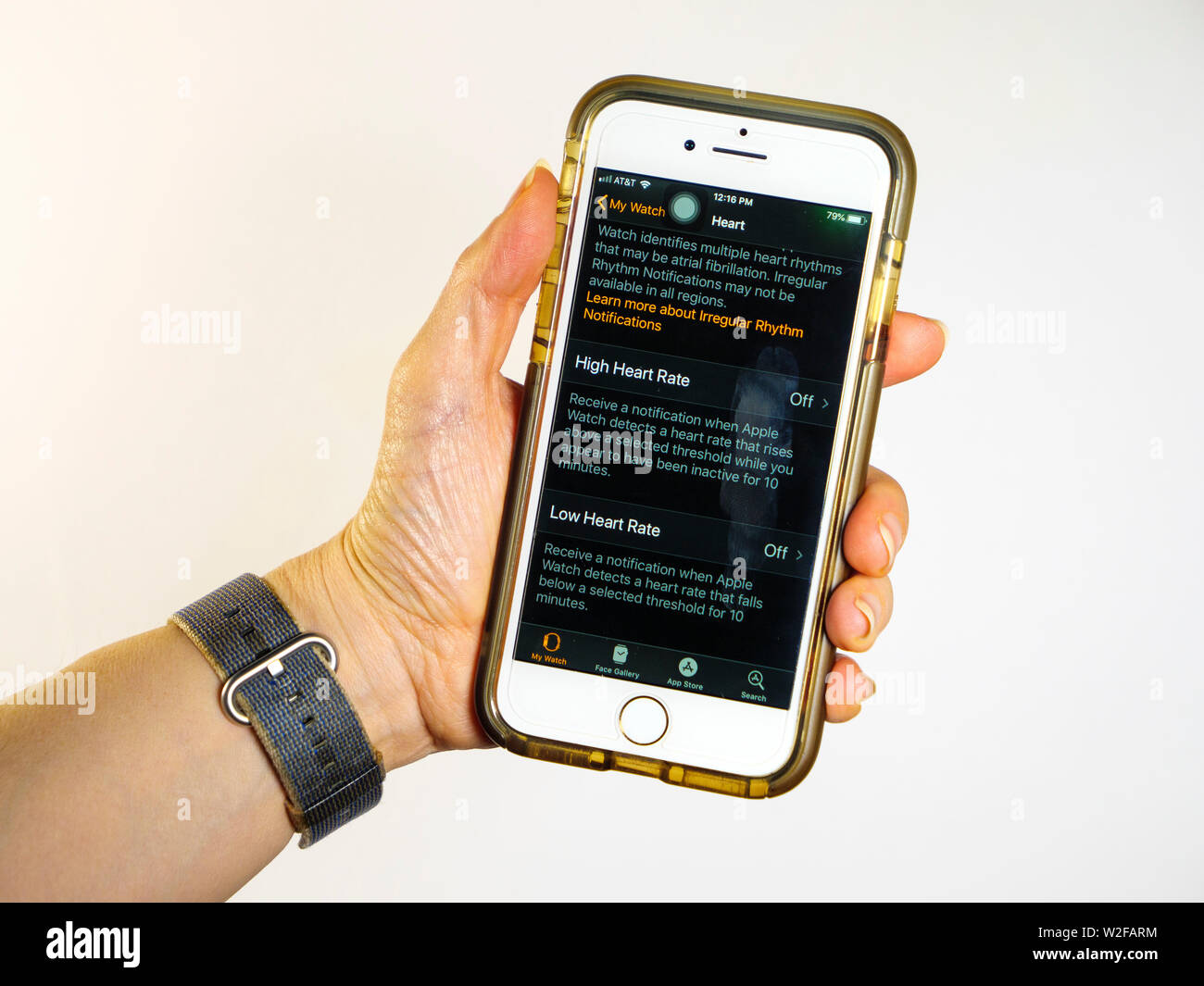 Moniteur cardiaque montre Apple app sur iPhone. Banque D'Images
