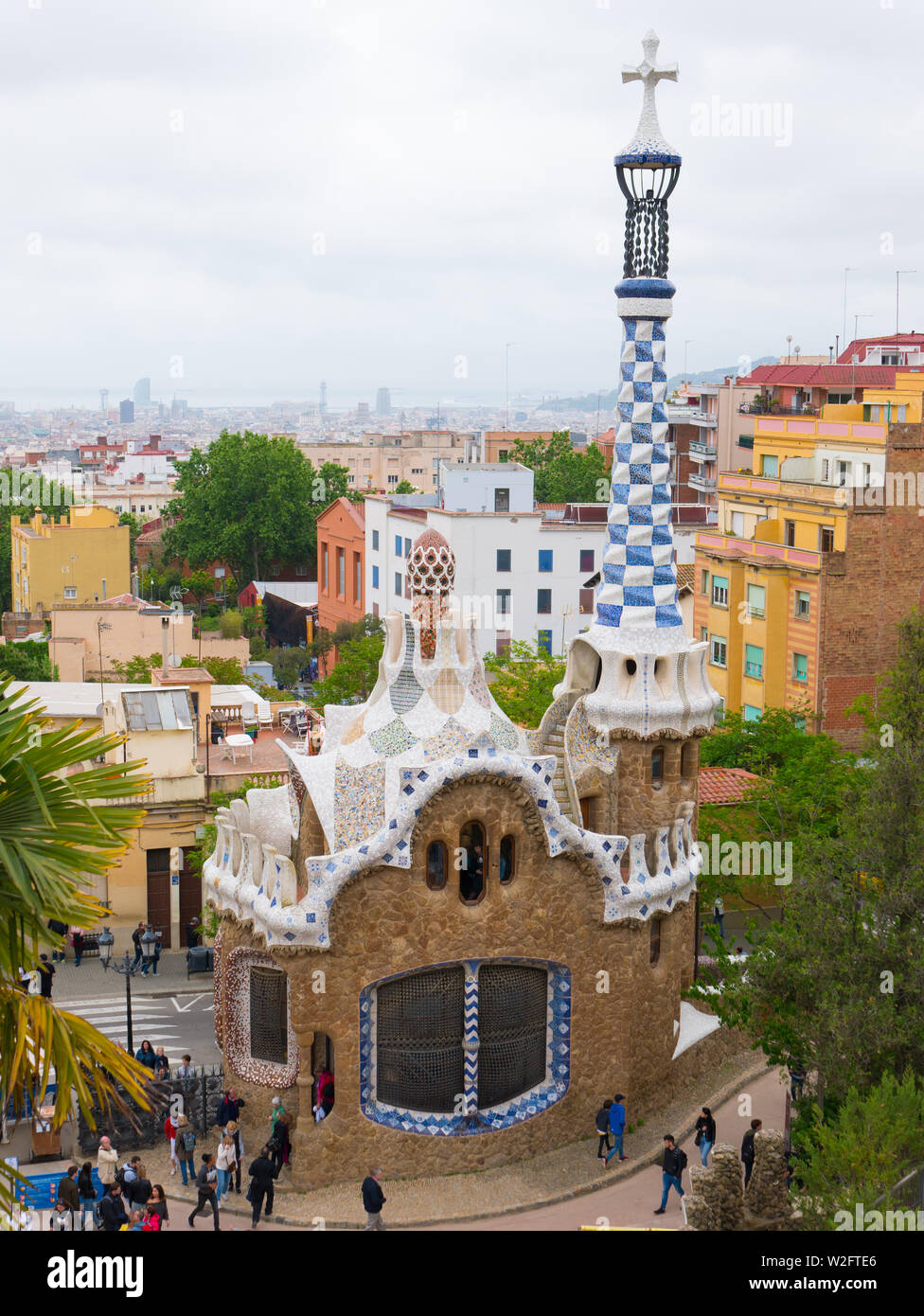 Barcelone, Espagne. Mai 2019. Architecture colorée par Antonio Gaudi. Parc Guell est le parc le plus important de Barcelone. Espagne Banque D'Images