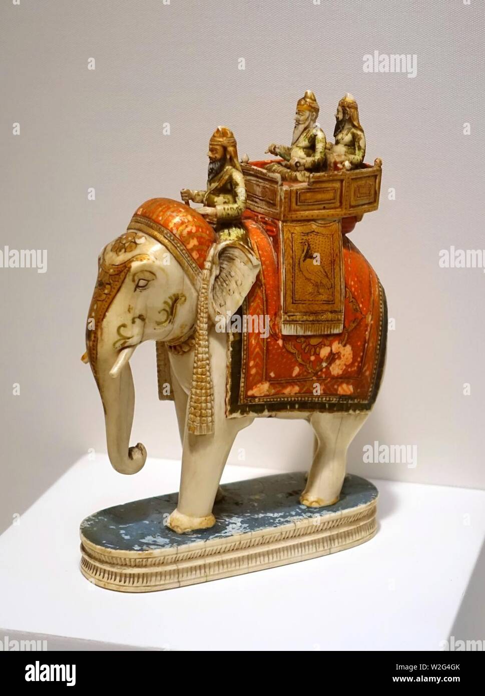 Pièce d'échecs, Punjab Hills, l'Inde, fin des années 1770 jusqu'au début des années 1800, l'annonce de l'ivoire, dorure et polychromie - Banque D'Images