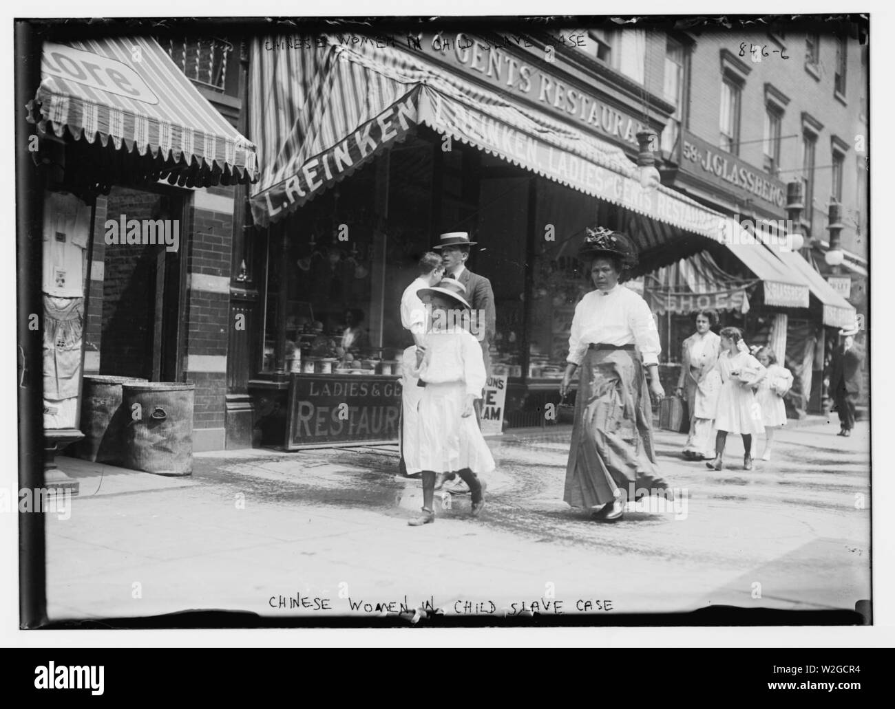 Les femmes et les enfants chinois dans l'esclavage des enfants, cas dans Street Banque D'Images