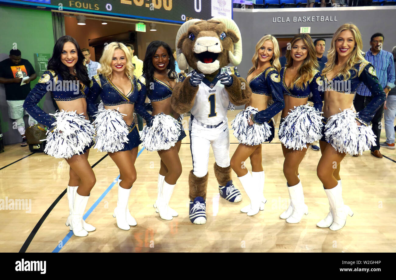 Los Angeles, Californie, USA 8 juillet 2019 Béliers Cheerleaders et mascot assister à la deuxième édition de la Monster Energy 50K Celebrity DÉFI CARITATIF match de basket-ball le 8 juillet 2019 à l'UCLA Pauley Pavilion à Los Angeles, Californie, USA. Photo de Barry King/Alamy Live News Banque D'Images