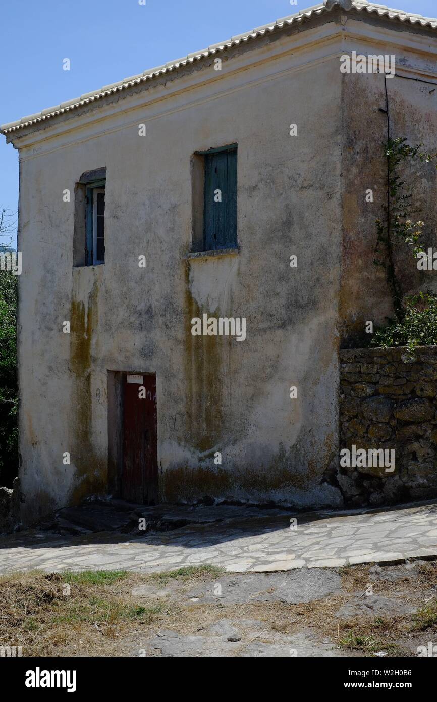 Un durrells type maison situé dans le village sur une colline d'Afionis à Corfou Banque D'Images